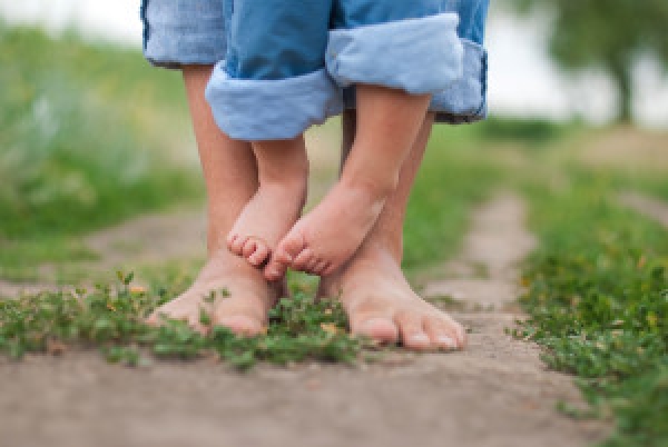 Baby walking on inside of foot 2025